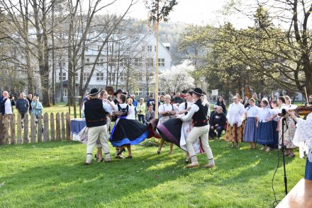 Tradycyjne "stowiani moja" w wykonaniu Zespołu regionalnego "Wisła" z Wisły